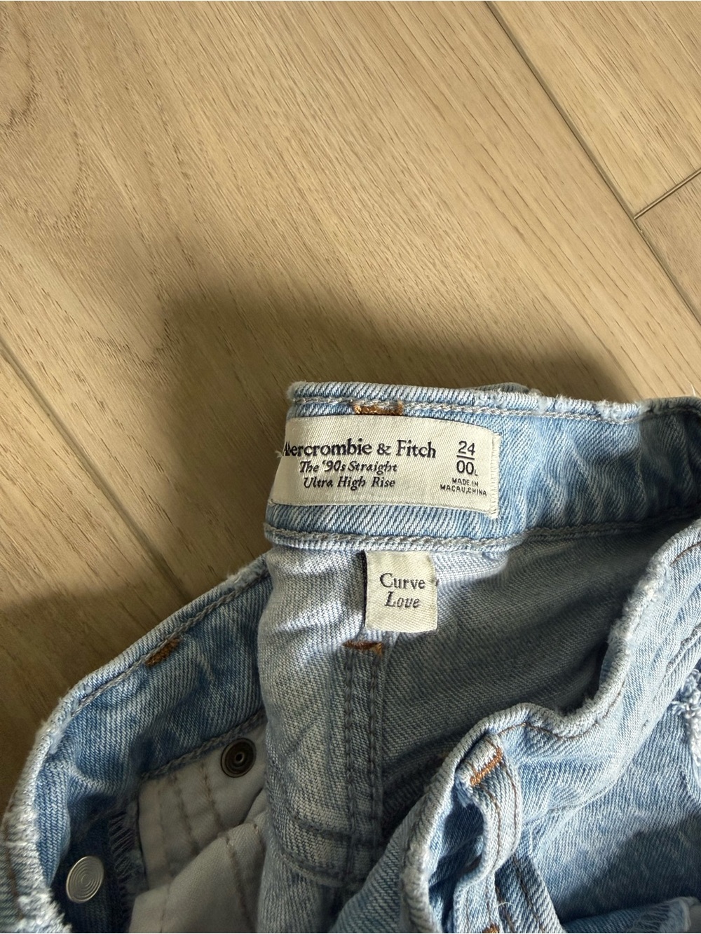 Abercrombie & Fitch Curve Love Women's Jeans - Picture 3 of 3